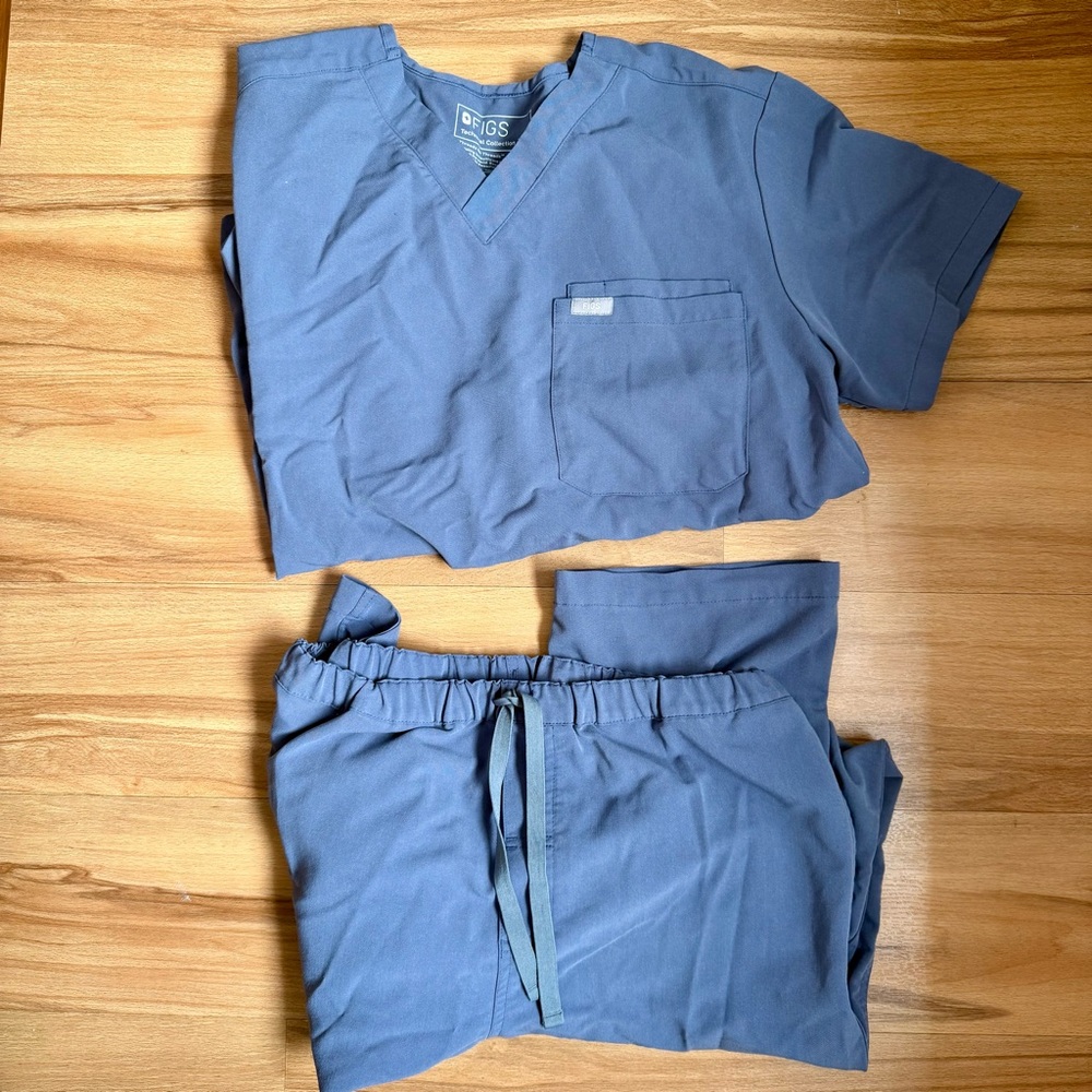 Men’s Figs Scrub Set (Medium, Blue)